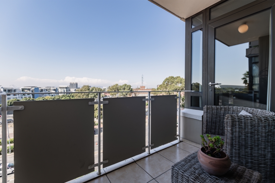 1 Bedroom Property for Sale in Green Point Western Cape